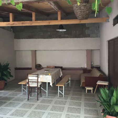 Uroda Apartment *